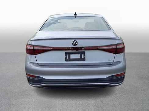 Used 2025 Volkswagen Jetta SE FWD image 5