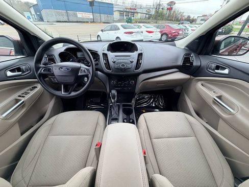 Used 2018 Ford Escape SE image 19