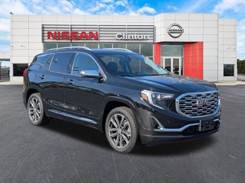 Used 2020 GMC Terrain Denali w/ Denali Premium Package image 1