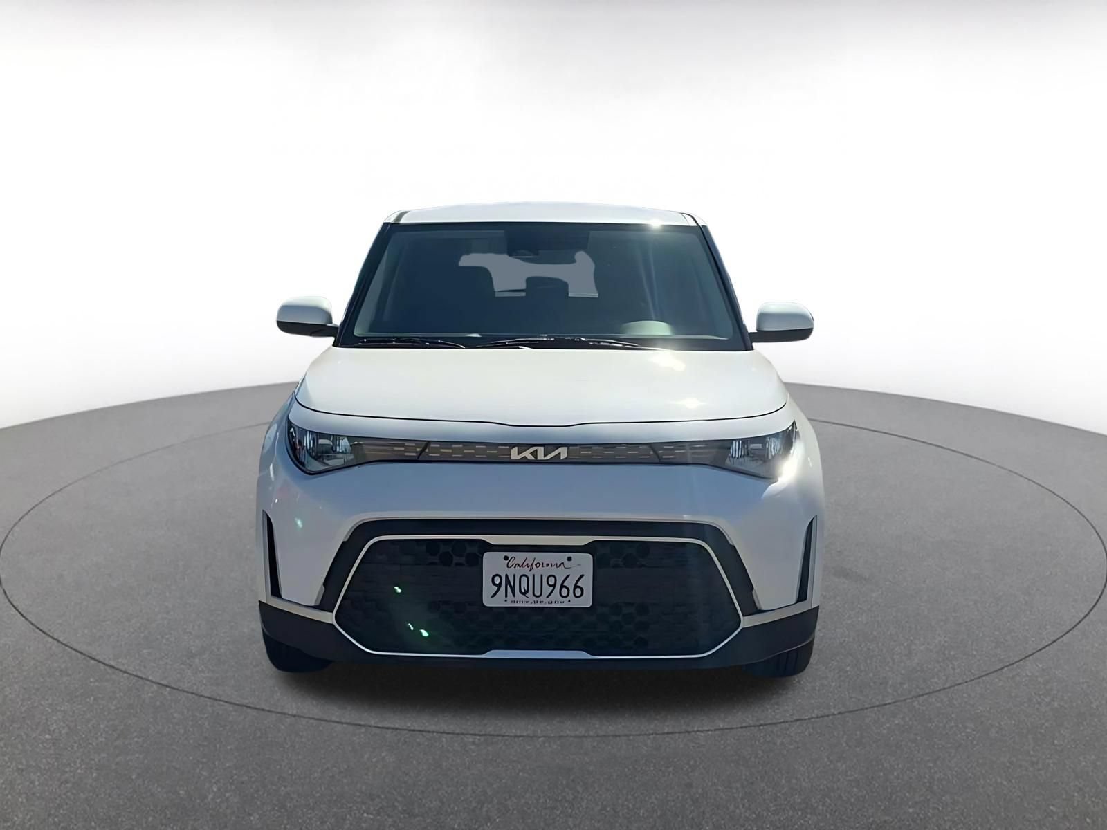 Used 2025 Kia Soul LX w/ LX Technology Package FWD image 4