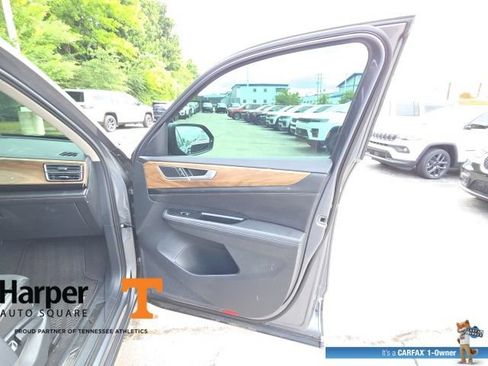 Used 2024 Volkswagen Atlas SE FWD image 16