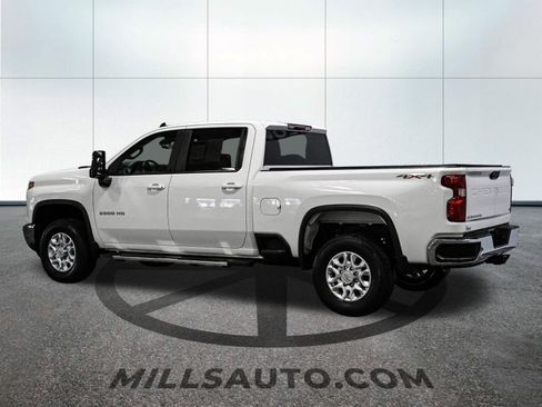 Used 2024 Chevrolet Silverado 3500 LT w/ Convenience Package image 4