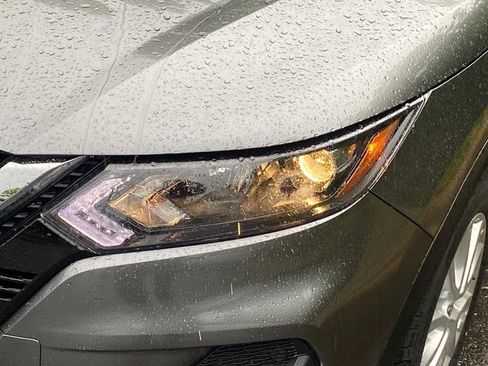 Used 2020 Nissan Rogue Sport SV w/ All-Weather Package FWD image 5