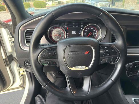 Used 2019 Dodge Charger SXT image 35