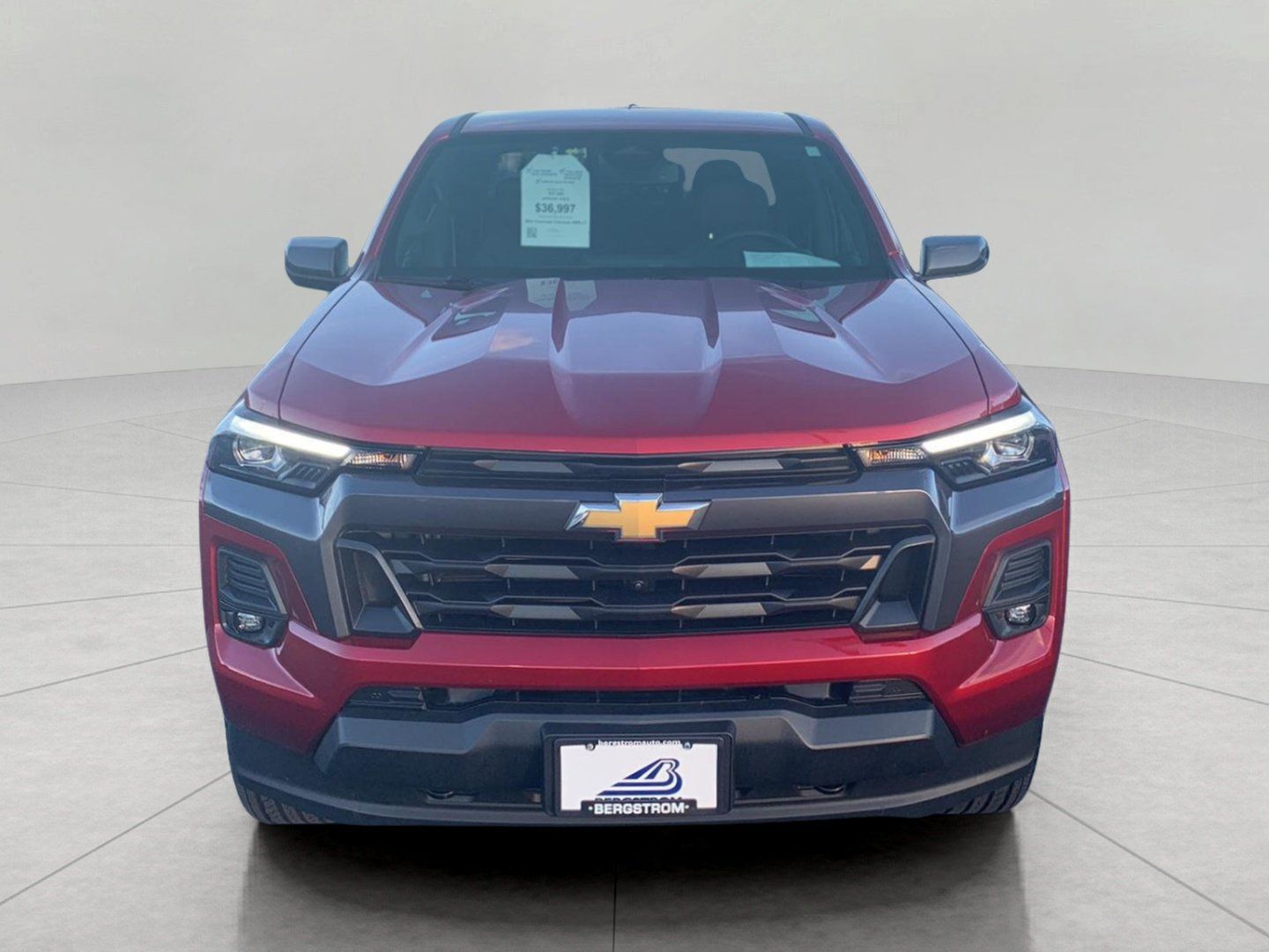 Used 2024 Chevrolet Colorado LT w/ LT Convenience Package III AWD/4WD image 3