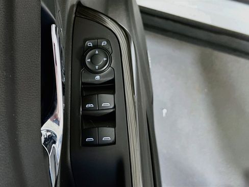 Used 2019 GMC Acadia SLT AWD/4WD image 18