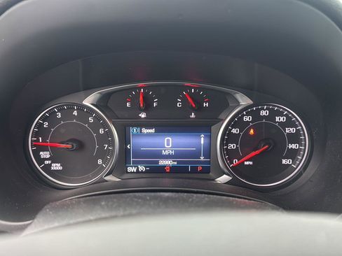 Used 2024 GMC Terrain SLE w/ Driver Convenience Package image 17