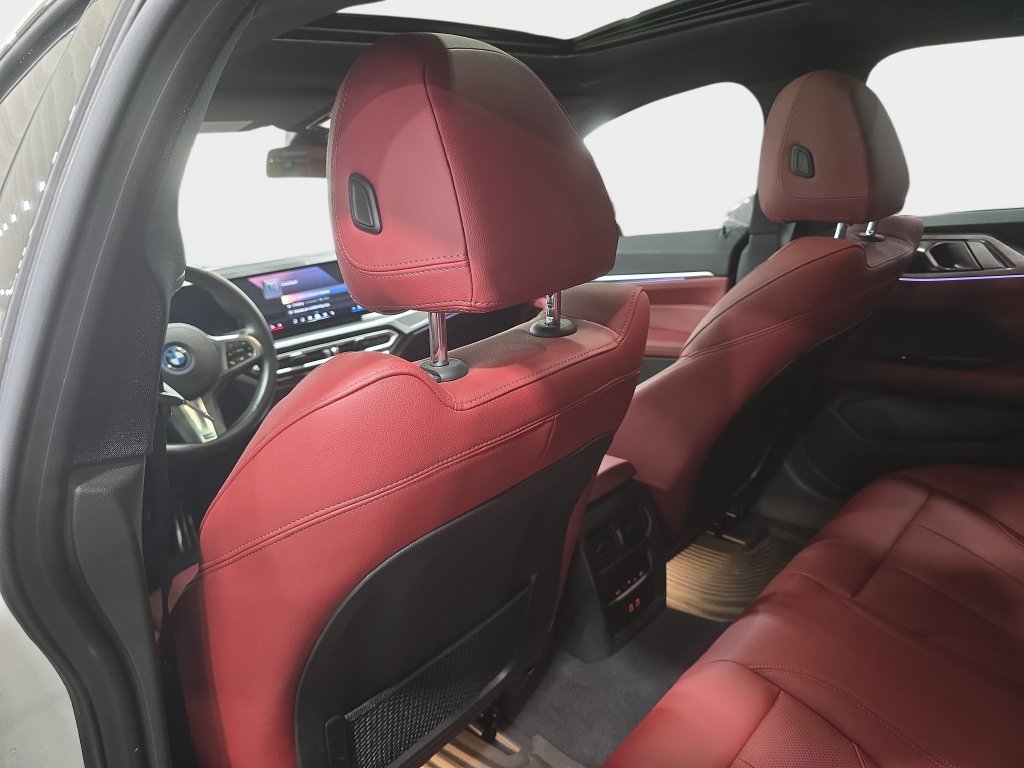 Certified 2024 BMW i4 eDrive40 w/ M Sport Package RWD image 10