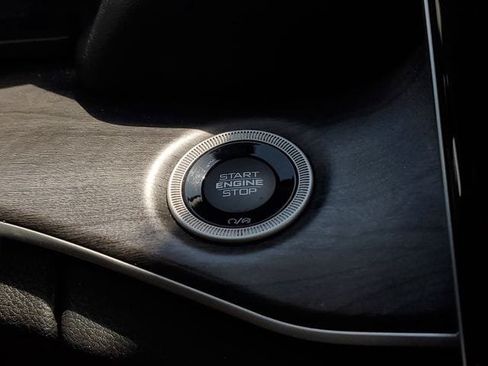 Certified 2022 Jeep Grand Cherokee L Limited RWD image 39