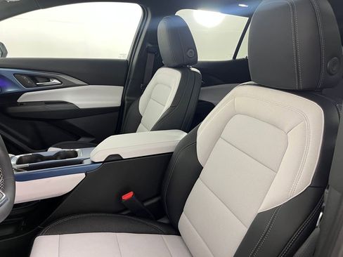 New 2026 Chevrolet Equinox EV LT image 24