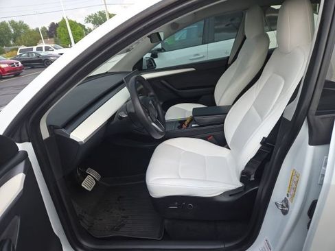 Used 2022 Tesla Model Y Performance AWD/4WD image 17