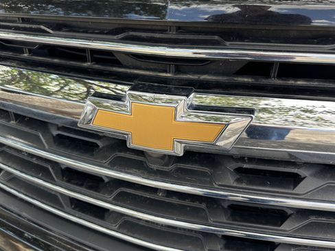 Used 2025 Chevrolet Traverse LT FWD image 30