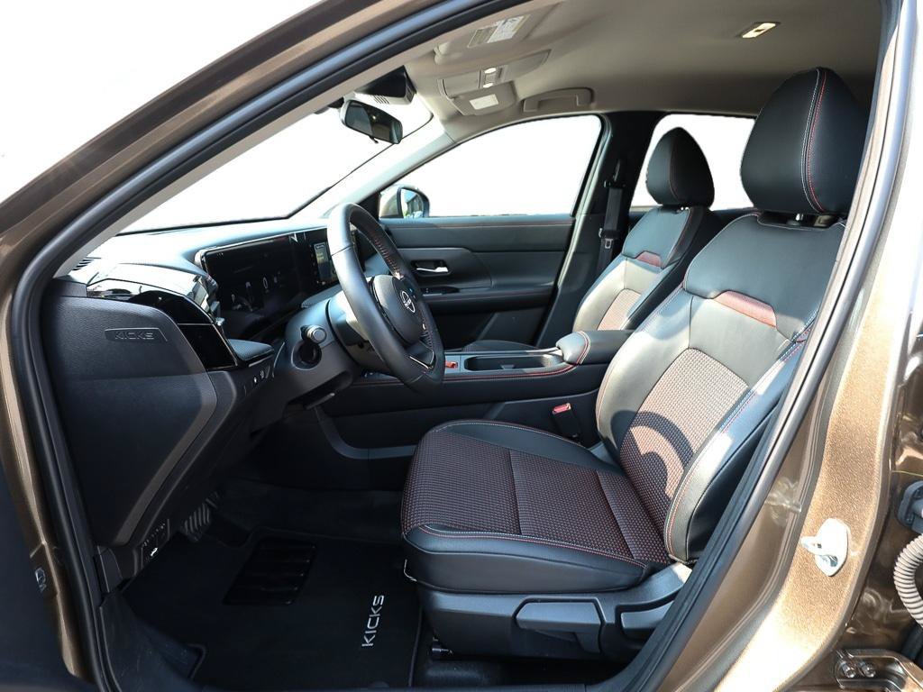 Used 2025 Nissan Kicks SR FWD image 12