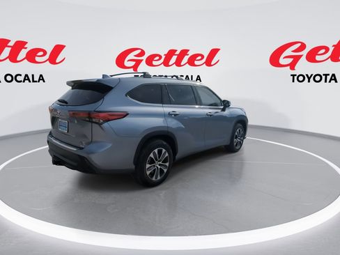 Used 2022 Toyota Highlander XLE image 8