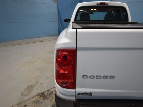 Used 2011 Dodge Dakota Big Horn image 35