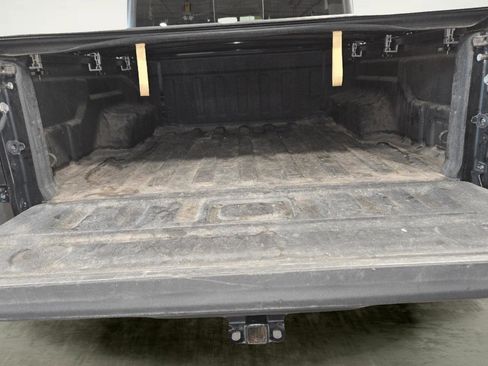 Used 2021 Jeep Gladiator Willys image 10