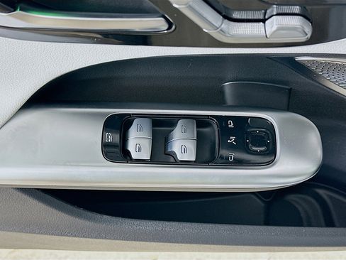 Used 2026 Mercedes-Benz C 300 4MATIC Sedan image 23