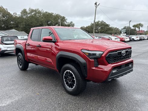 Used 2025 Toyota Tacoma TRD Off-Road AWD/4WD image 7