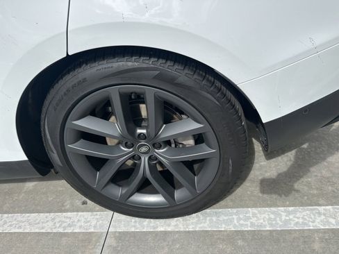 Used 2024 Land Rover Range Rover Sport SE AWD/4WD image 8