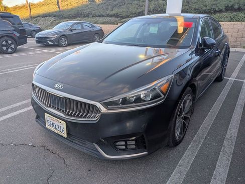 Used 2018 Kia Cadenza Technology image 1