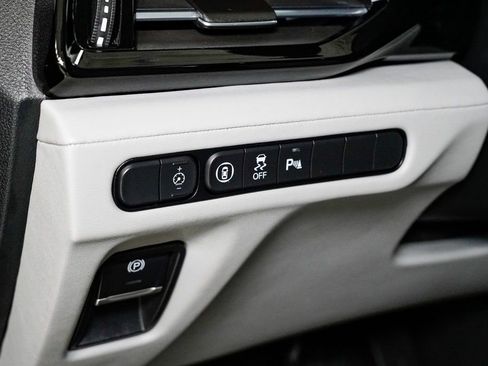 Certified 2023 Acura MDX SH-AWD w/ Technology Package image 12