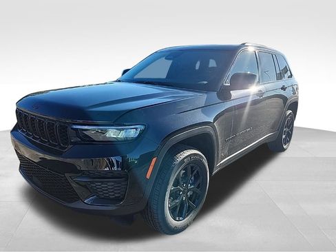New 2025 Jeep Grand Cherokee Altitude image 15