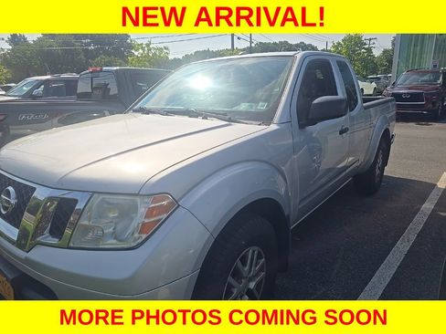 Used 2018 Nissan Frontier SV w/ Value Truck Package AWD/4WD image 2