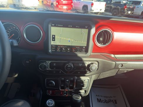 Used 2023 Jeep Gladiator Rubicon w/ LED Lighting Group image 12