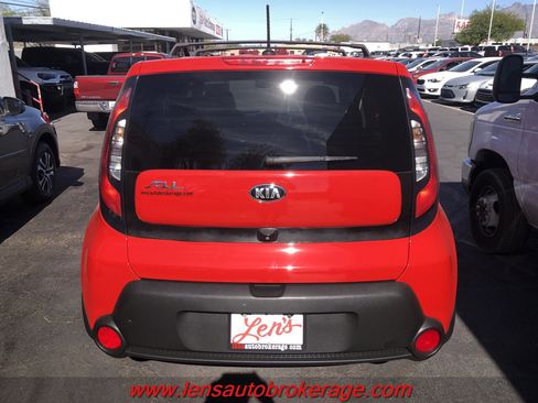 Used 2015 Kia Soul + image 7