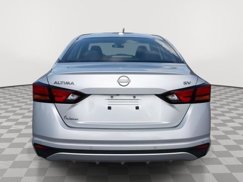 Used 2024 Nissan Altima 2.5 SV image 18