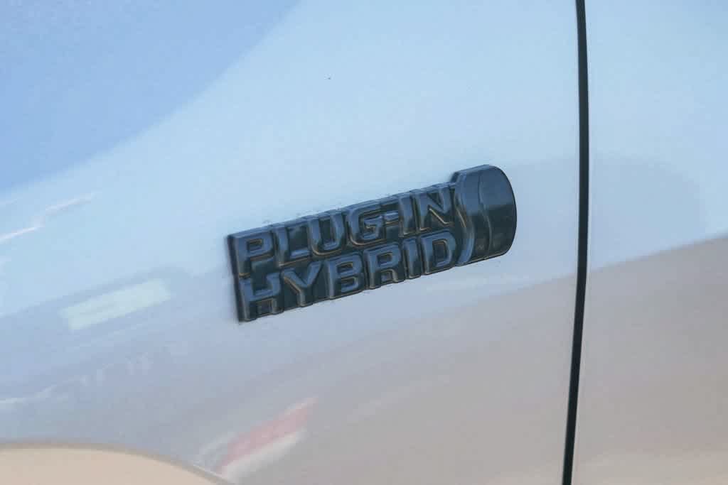 Used 2023 Toyota RAV4 SE w/ Weather & Moonroof Package AWD/4WD image 9