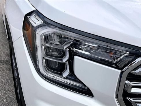 Used 2023 GMC Terrain SLT image 26