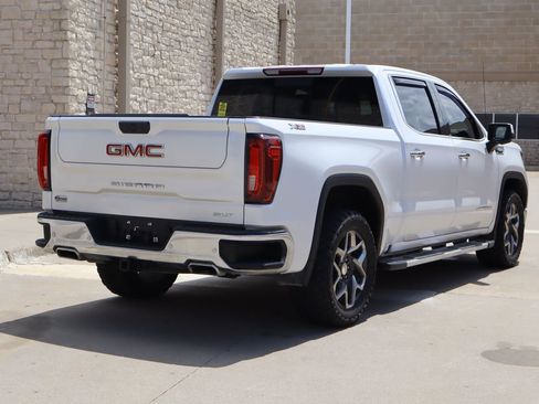 Used 2024 GMC Sierra 1500 SLT AWD/4WD image 3