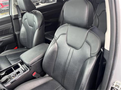 Used 2023 Kia Sorento SX image 41