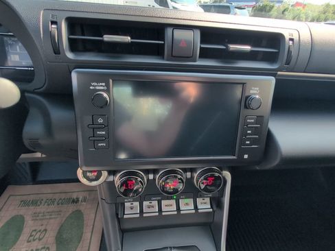 Used 2026 Toyota GR86 w/ ALL Weather Mat Package (TMS) RWD image 18