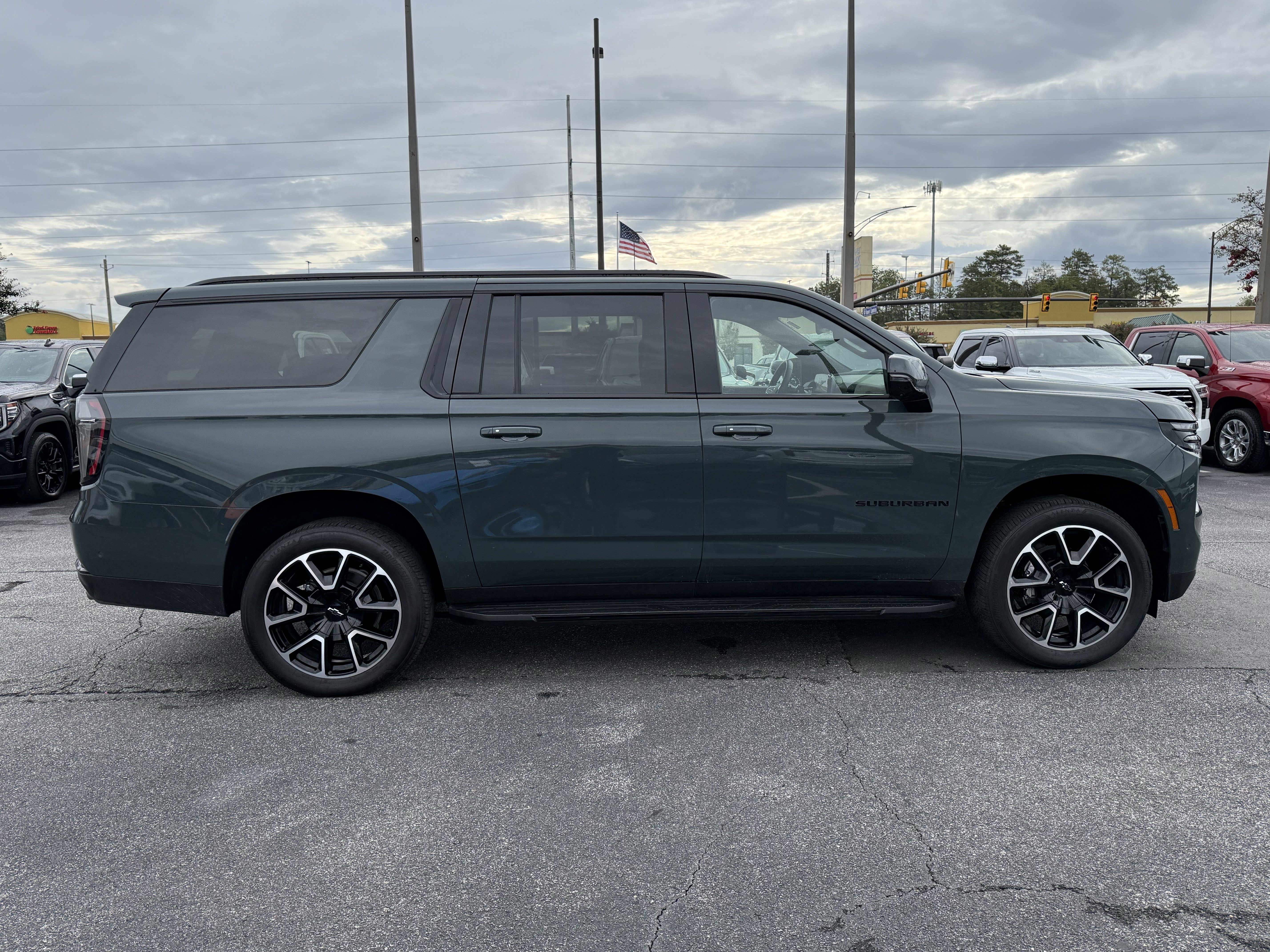 Used 2026 Chevrolet Suburban RST w/ Comfort Package AWD/4WD image 11