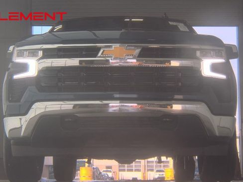 Used 2023 Chevrolet Silverado 1500 LT image 3