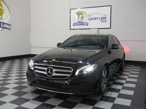 Used 2020 Mercedes-Benz E 350 4MATIC Sedan w/ Premium Package image 4