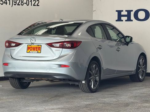 Used 2018 MAZDA MAZDA3 Grand Touring w/ Premium Equipment Package FWD image 3