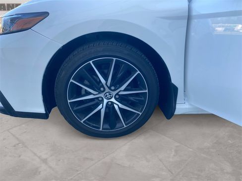 Used 2022 Toyota Camry SE image 14