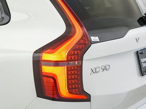 Certified 2026 Volvo XC90 B6 Ultra w/ Protection Package AWD/4WD image 12