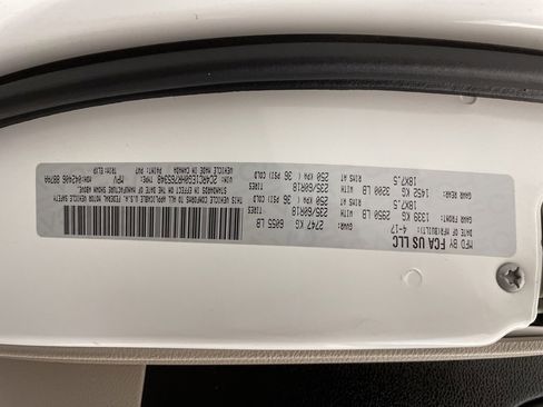 Used 2017 Chrysler Pacifica Touring-L Plus image 30