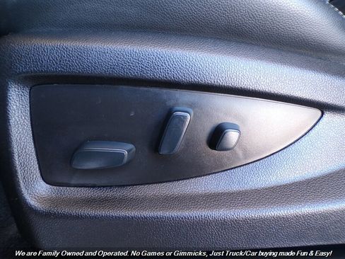 Used 2018 Chevrolet Suburban LT image 15