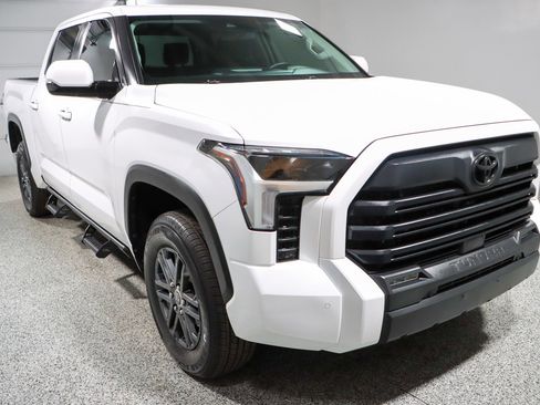 Used 2024 Toyota Tundra SR5 w/ SR5 Convenience Package AWD/4WD image 5