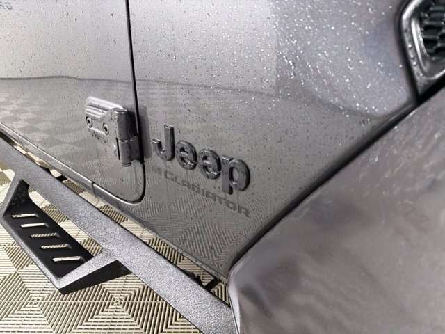 Used 2023 Jeep Gladiator Sport AWD/4WD image 17