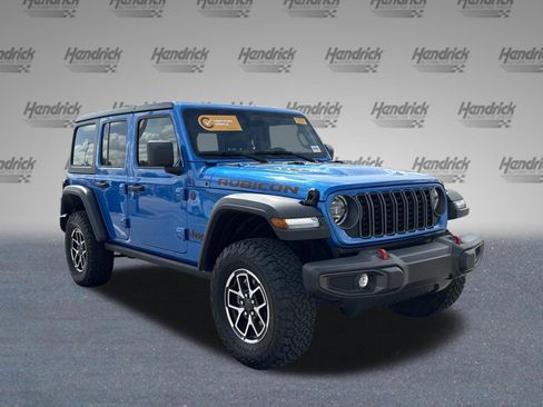 Used 2025 Jeep Wrangler Rubicon image 3