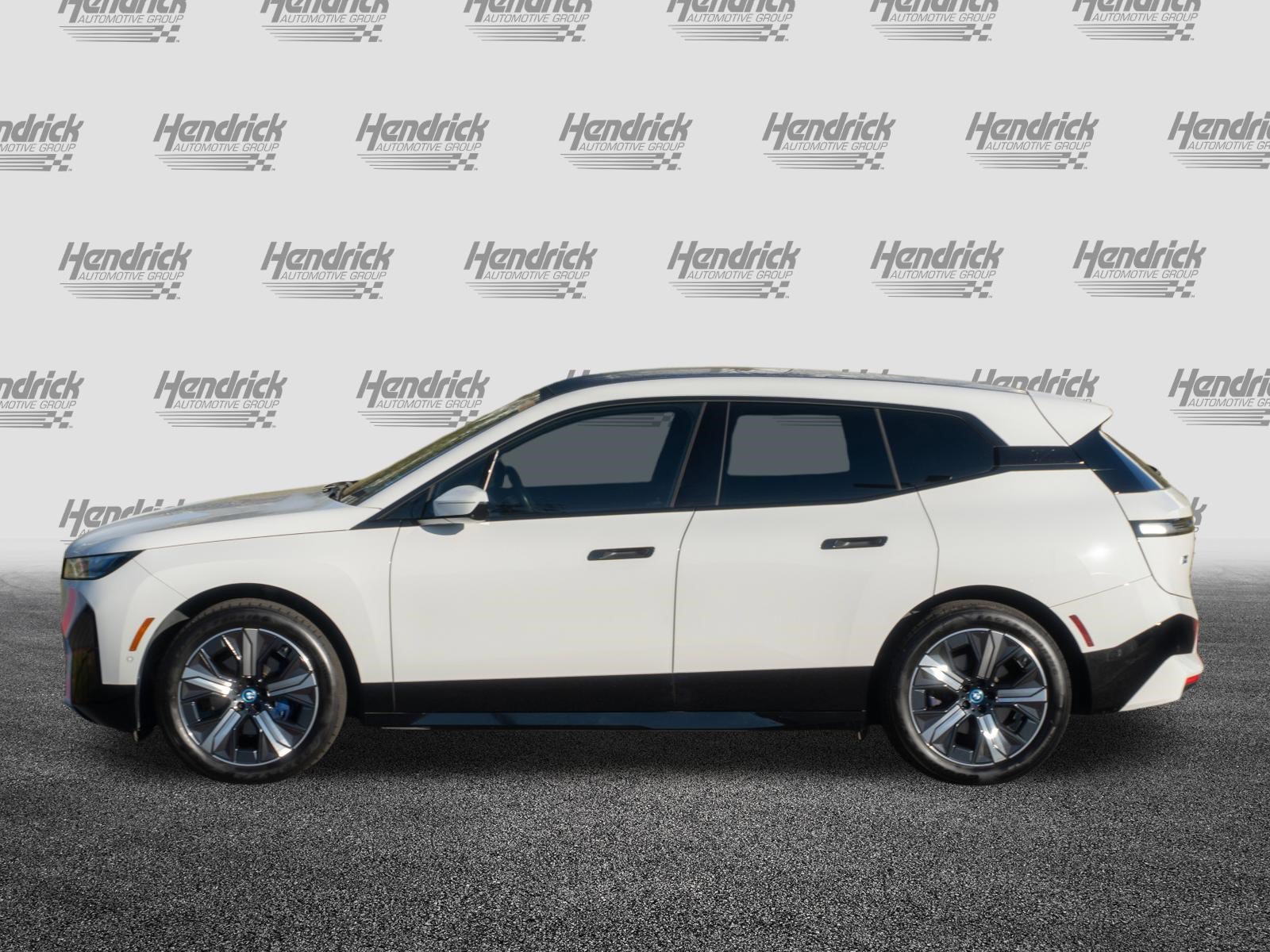 Certified 2024 BMW iX xDrive50 w/ Premium Package AWD/4WD image 6
