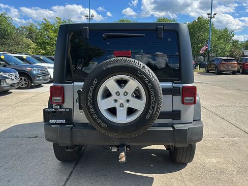 Used 2017 Jeep Wrangler Unlimited Sport w/ Quick Order Package 24S AWD/4WD image 6