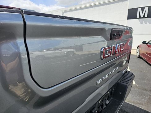 Used 2024 GMC Sierra 2500 AT4 w/ AT4 Preferred Package AWD/4WD image 18