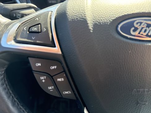 Used 2023 Ford Edge SEL image 18